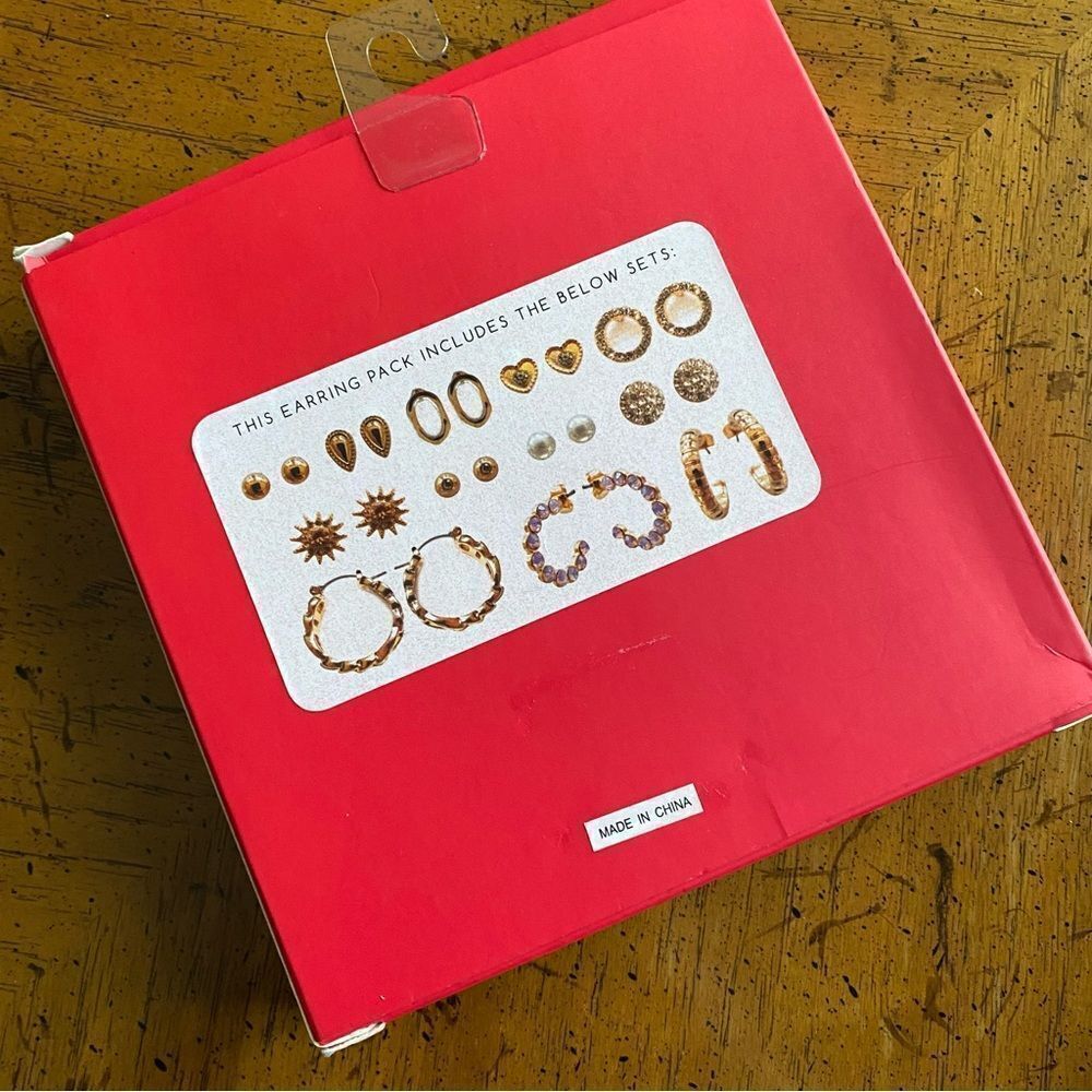 Earrings 12 Days of Bling Gold Studs Hoops Gift Set Casual Neutral Holiday - Picture 5 of 6